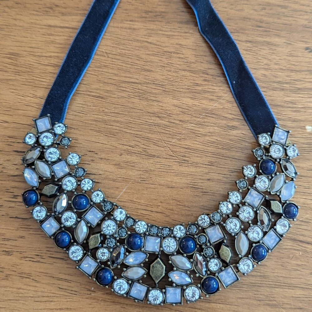 Premier Designs Antique Gold Necklace - Picture 2 of 4